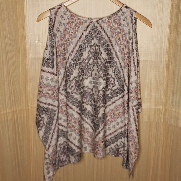 Signature Studio Aztec Print Ponch Style Top - Picture 2 of 5